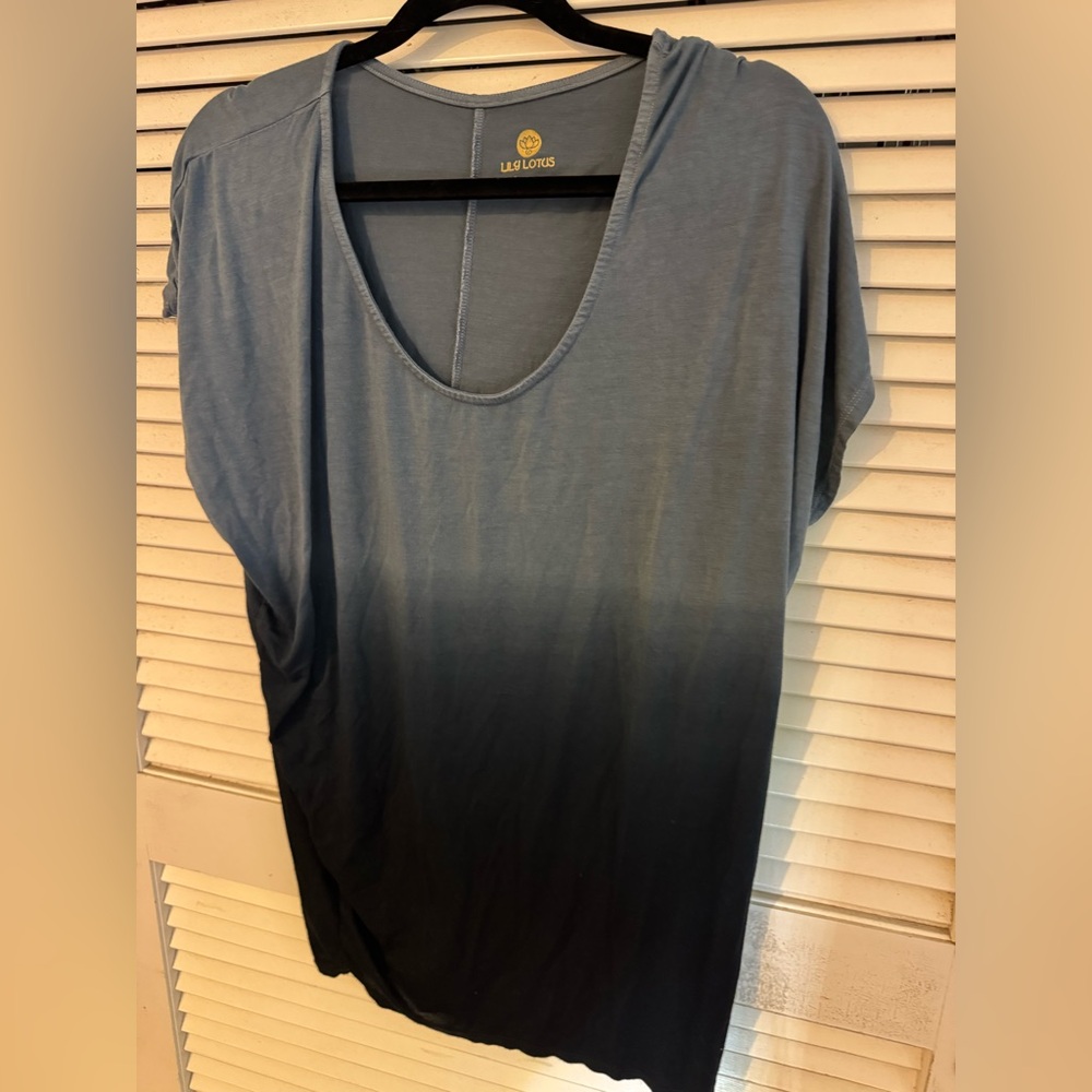 Lily Lotus Gradient Blue Short Sleeve Tee